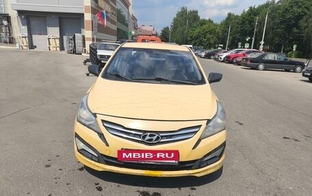 Hyundai Solaris II рестайлинг, 2015 год, 360 000 рублей, 3 фотография