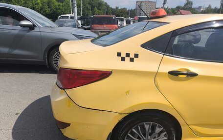 Hyundai Solaris II рестайлинг, 2015 год, 360 000 рублей, 16 фотография