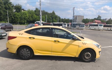 Hyundai Solaris II рестайлинг, 2015 год, 360 000 рублей, 15 фотография