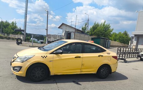 Hyundai Solaris II рестайлинг, 2015 год, 360 000 рублей, 17 фотография