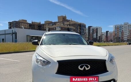 Infiniti QX70, 2016 год, 1 965 000 рублей, 2 фотография