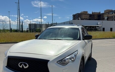 Infiniti QX70, 2016 год, 1 965 000 рублей, 6 фотография