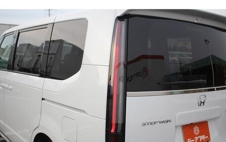 Honda Stepwgn, 2022 год, 1 700 010 рублей, 13 фотография