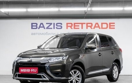 Mitsubishi Outlander III рестайлинг 3, 2019 год, 2 300 000 рублей, 9 фотография