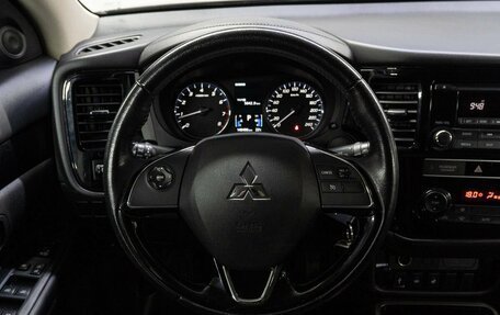Mitsubishi Outlander III рестайлинг 3, 2019 год, 2 300 000 рублей, 21 фотография