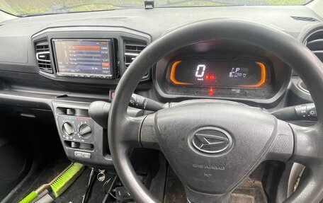 Daihatsu Mira e:S II, 2018 год, 470 000 рублей, 1 фотография