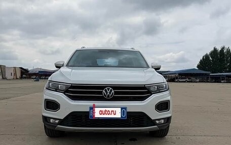 Volkswagen T-Roc I, 2023 год, 1 810 000 рублей, 3 фотография