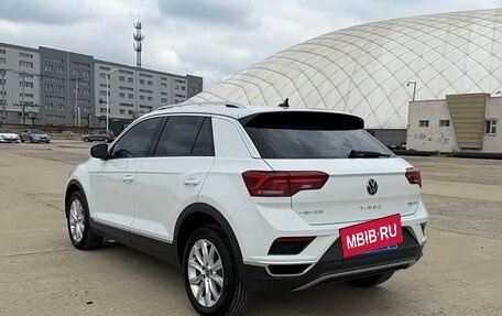 Volkswagen T-Roc I, 2023 год, 1 810 000 рублей, 5 фотография