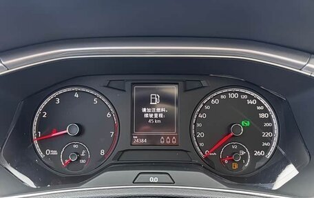 Volkswagen T-Roc I, 2023 год, 1 810 000 рублей, 12 фотография