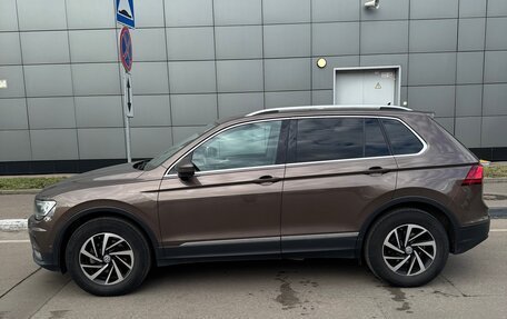 Volkswagen Tiguan II, 2019 год, 1 990 000 рублей, 4 фотография