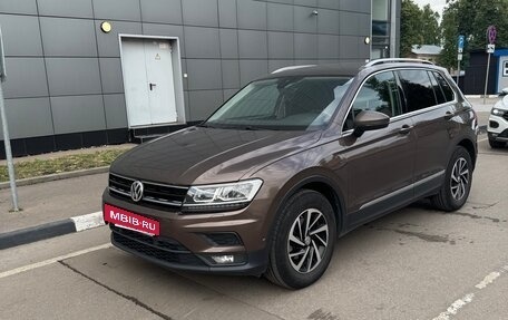 Volkswagen Tiguan II, 2019 год, 1 990 000 рублей, 2 фотография