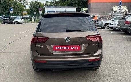 Volkswagen Tiguan II, 2019 год, 1 990 000 рублей, 7 фотография