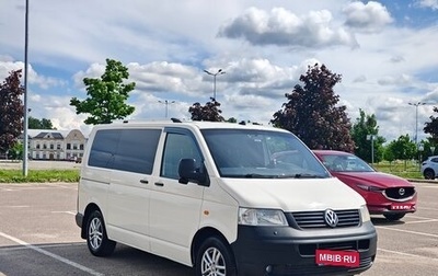 Volkswagen Transporter T5 рестайлинг, 2006 год, 1 000 000 рублей, 1 фотография