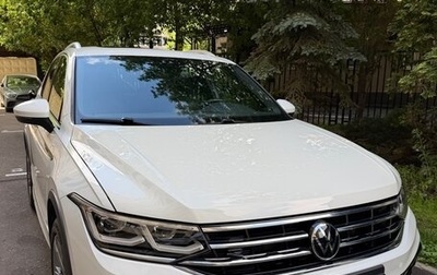 Volkswagen Tiguan II, 2021 год, 3 950 000 рублей, 1 фотография