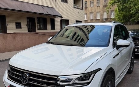 Volkswagen Tiguan II, 2021 год, 3 950 000 рублей, 3 фотография