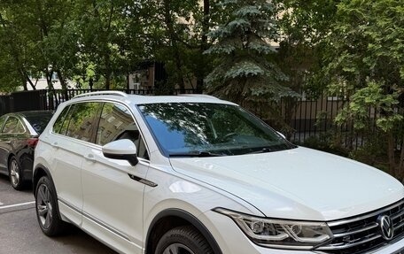 Volkswagen Tiguan II, 2021 год, 3 950 000 рублей, 5 фотография