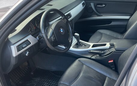 BMW 3 серия, 2009 год, 850 000 рублей, 16 фотография