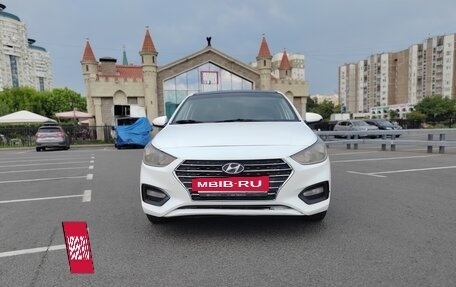 Hyundai Solaris II рестайлинг, 2017 год, 730 000 рублей, 2 фотография