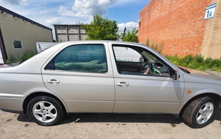 Toyota Vista V30, 1999 год, 550 000 рублей, 3 фотография