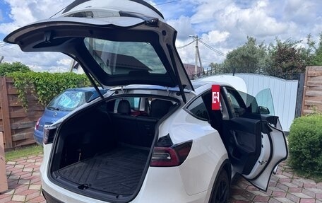 Tesla Model Y I, 2020 год, 3 600 000 рублей, 14 фотография