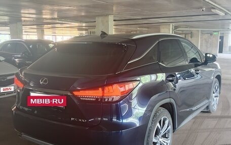 Lexus RX IV рестайлинг, 2021 год, 5 000 000 рублей, 3 фотография