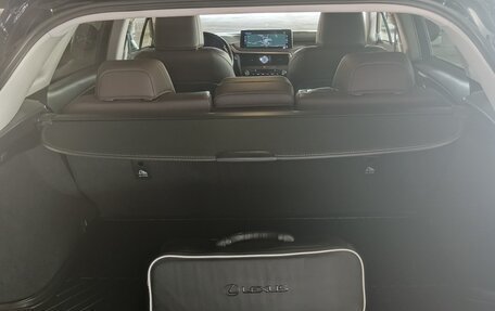 Lexus RX IV рестайлинг, 2021 год, 5 000 000 рублей, 8 фотография