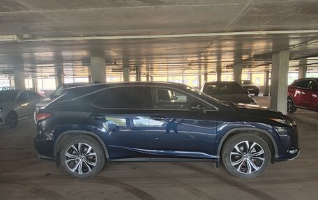 Lexus RX IV рестайлинг, 2021 год, 5 000 000 рублей, 15 фотография