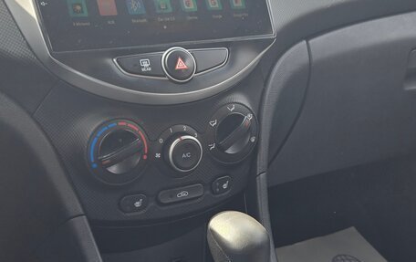 Hyundai Solaris II рестайлинг, 2015 год, 845 000 рублей, 15 фотография