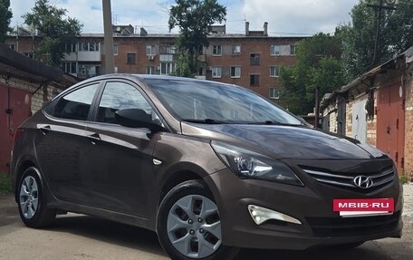 Hyundai Solaris II рестайлинг, 2015 год, 845 000 рублей, 2 фотография