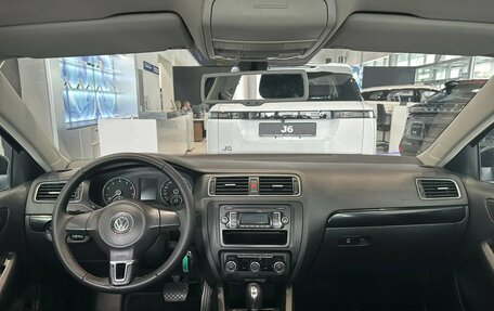 Volkswagen Jetta VI, 2011 год, 775 000 рублей, 15 фотография