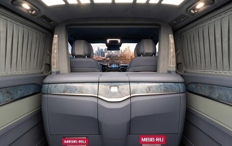 Mercedes-Benz V-Класс, 2026 год, 135 000 000 рублей, 4 фотография