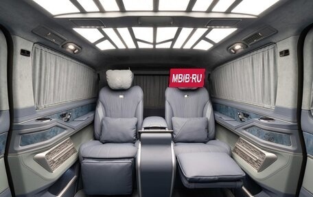 Mercedes-Benz V-Класс, 2026 год, 135 000 000 рублей, 7 фотография