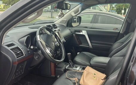 Toyota Land Cruiser Prado 150 рестайлинг 2, 2014 год, 3 600 000 рублей, 7 фотография