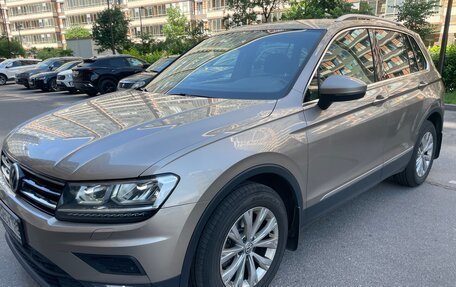 Volkswagen Tiguan II, 2018 год, 2 690 000 рублей, 2 фотография