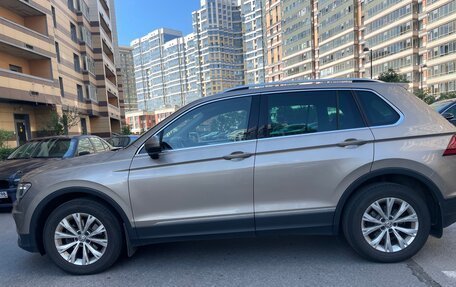 Volkswagen Tiguan II, 2018 год, 2 690 000 рублей, 3 фотография