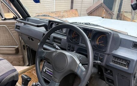 Mitsubishi Pajero III рестайлинг, 1989 год, 300 000 рублей, 10 фотография