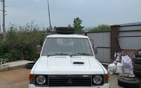 Mitsubishi Pajero III рестайлинг, 1989 год, 300 000 рублей, 2 фотография
