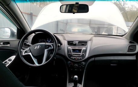Hyundai Solaris II рестайлинг, 2015 год, 450 000 рублей, 5 фотография