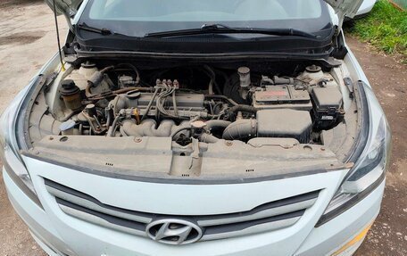 Hyundai Solaris II рестайлинг, 2015 год, 450 000 рублей, 4 фотография