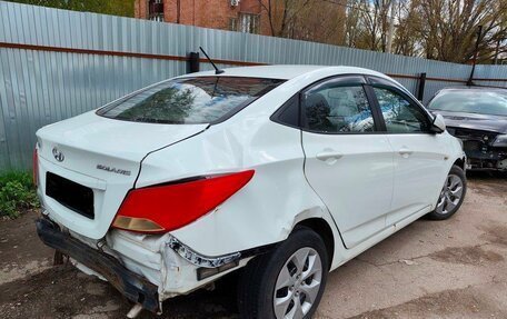 Hyundai Solaris II рестайлинг, 2015 год, 450 000 рублей, 2 фотография