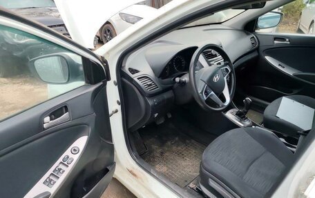Hyundai Solaris II рестайлинг, 2015 год, 450 000 рублей, 7 фотография