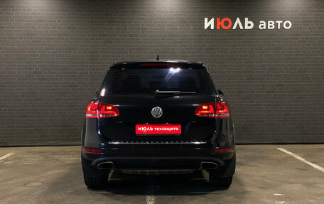 Volkswagen Touareg III, 2011 год, 1 950 000 рублей, 6 фотография