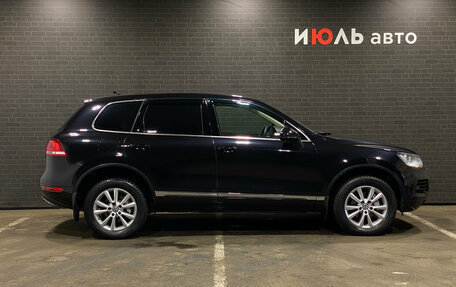 Volkswagen Touareg III, 2011 год, 1 950 000 рублей, 4 фотография