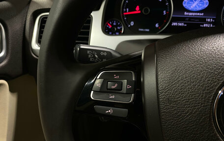 Volkswagen Touareg III, 2011 год, 1 950 000 рублей, 17 фотография