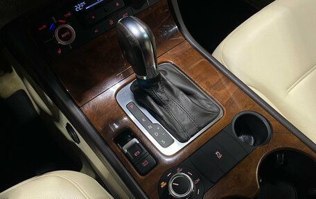Volkswagen Touareg III, 2011 год, 1 950 000 рублей, 14 фотография