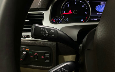 Volkswagen Touareg III, 2011 год, 1 950 000 рублей, 19 фотография