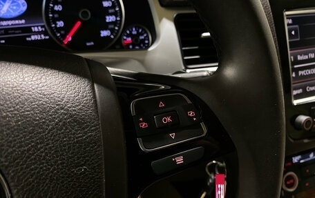 Volkswagen Touareg III, 2011 год, 1 950 000 рублей, 18 фотография