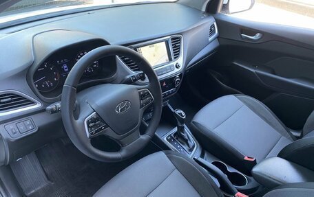 Hyundai Solaris II рестайлинг, 2018 год, 999 000 рублей, 8 фотография