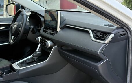 Toyota RAV4, 2022 год, 3 395 000 рублей, 36 фотография