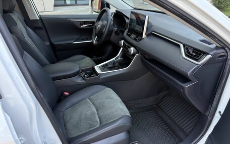 Toyota RAV4, 2022 год, 3 395 000 рублей, 33 фотография